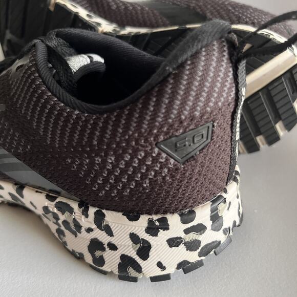 Brooks Revel 5 Women's Black Leopard Running Shoes Size 7.5 - Picture 12 of 13